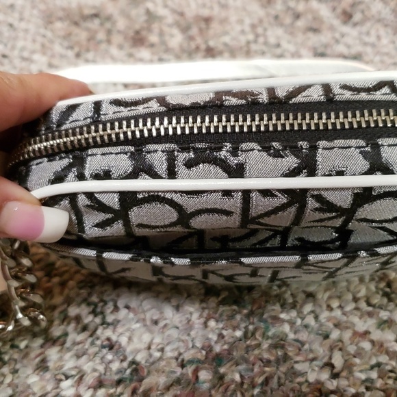Calvin Klein Crossbody - Picture 3 of 6